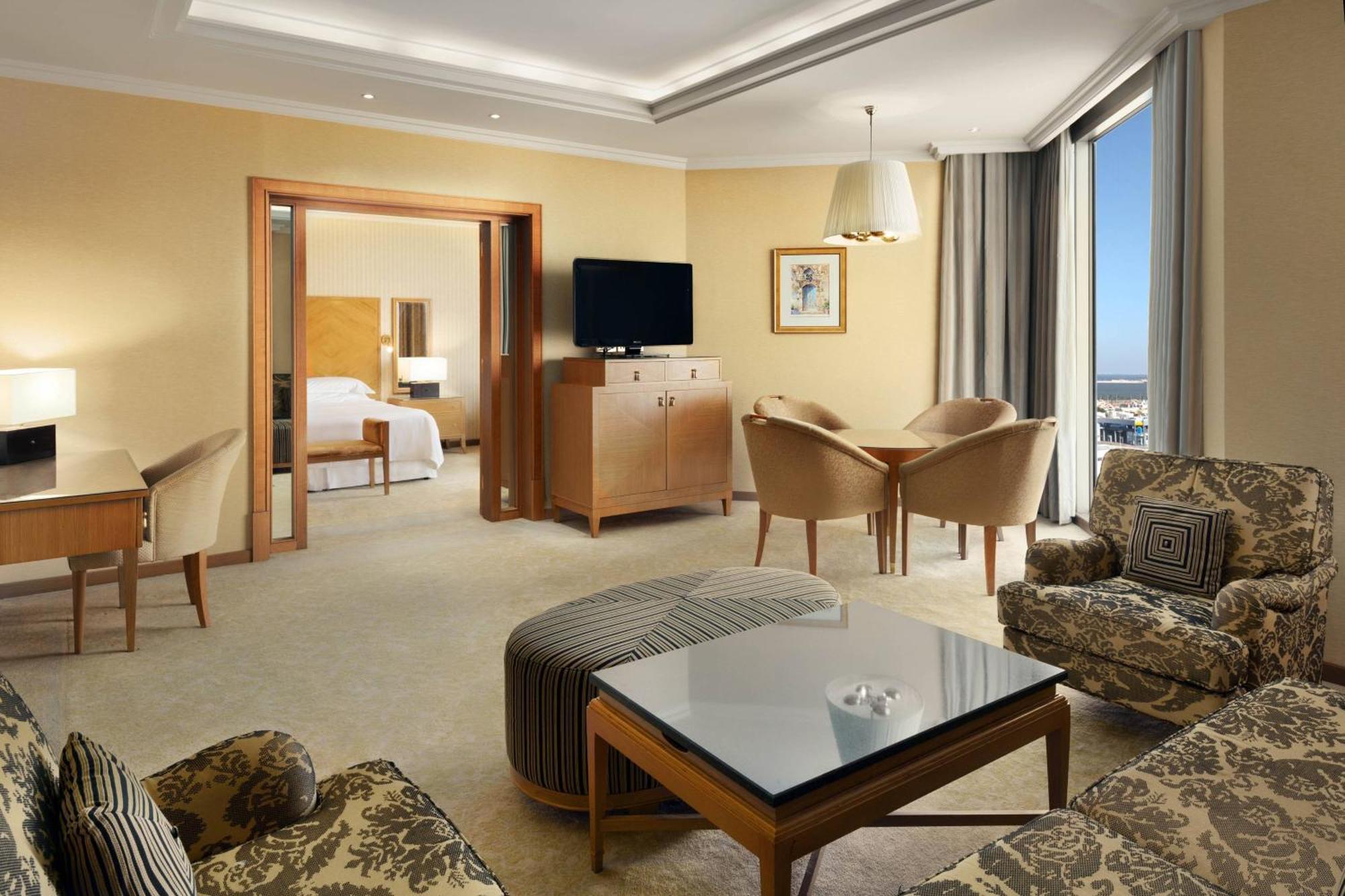 Sheraton Dammam Hotel & Convention Centre Kültér fotó Suite