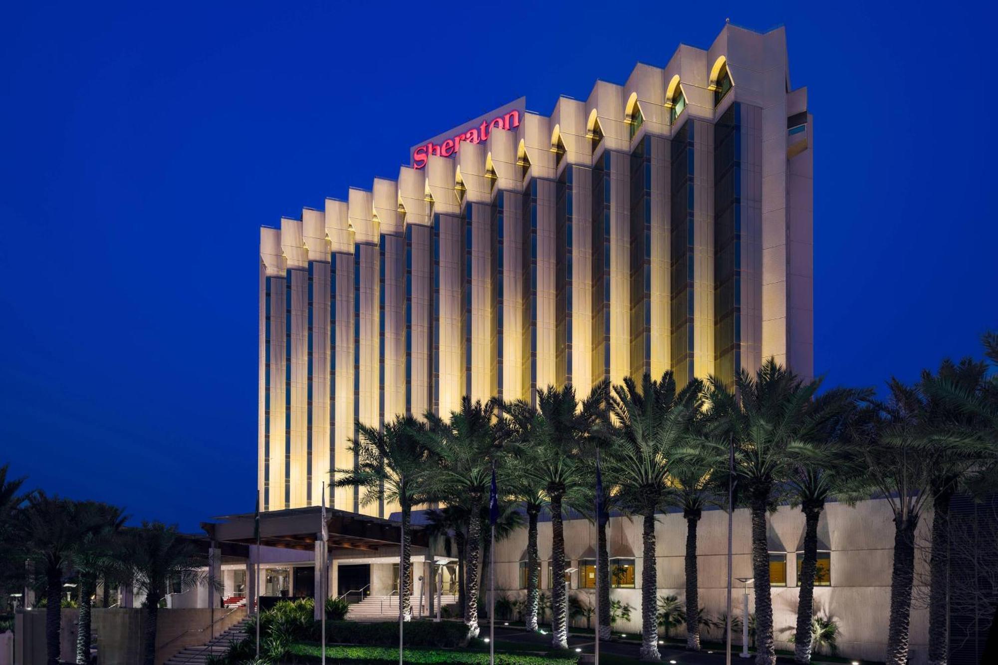 Sheraton Dammam Hotel & Convention Centre Kültér fotó The Sheraton Riyadh Hotel and Towers